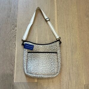 Cross body neoprene purse